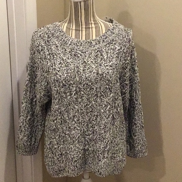 NWT H&M Verigated Sweater Size Medium - Picture 1 of 6